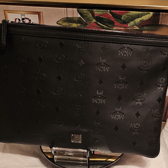 MCM Gold & Black Pvc Leather Clutch/Geometric Laptop Pouch - Picture 5 of 15